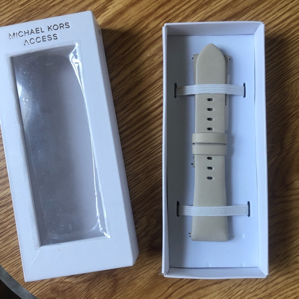 Michael Kors Light Stone Gray Smartwatch Genuine Leather Wrist Band